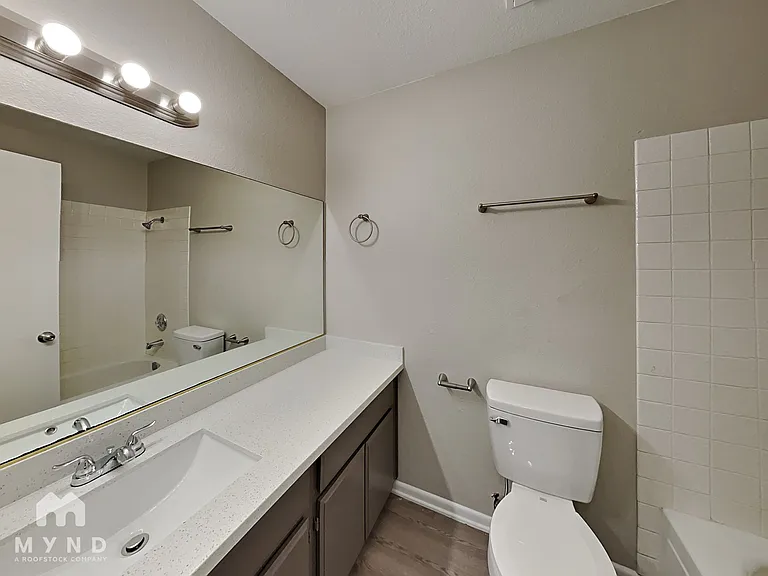 261 Queen Marie Ct — Photo 14