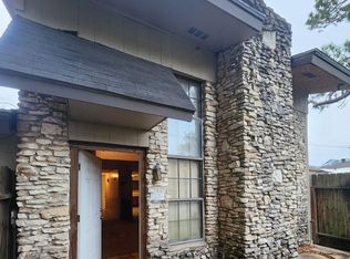 301 Avenue H #1, Van Vleck, TX 77482