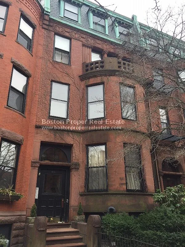 Studio, 400 sqft, $2,300 — Photo 2