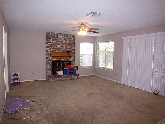 3rd image of 15222 Ensenada Dr