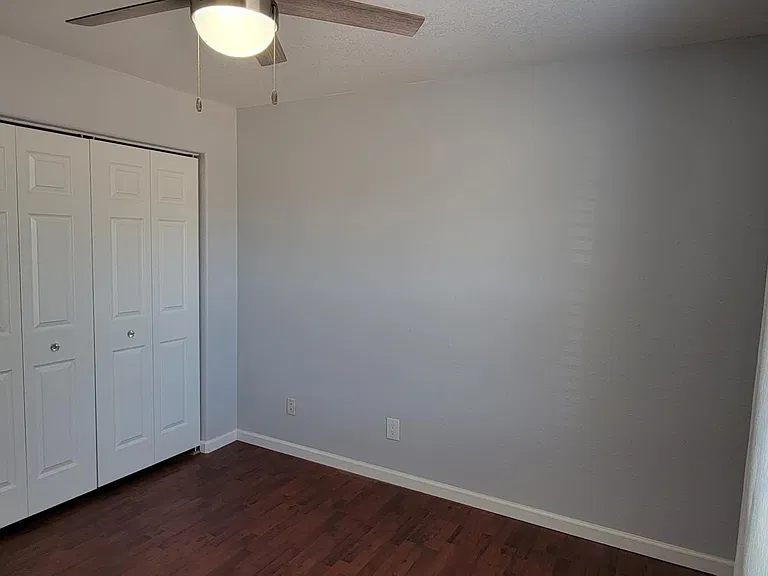 1427 N Challenger Dr — Photo 10