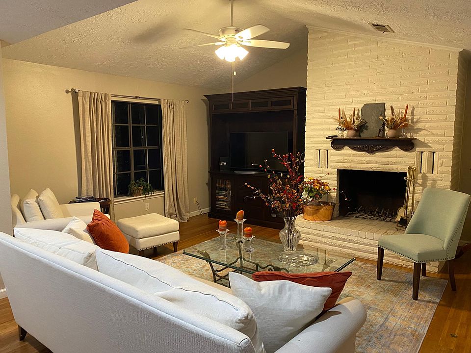1st image of 3710 Decker Dr APT 3