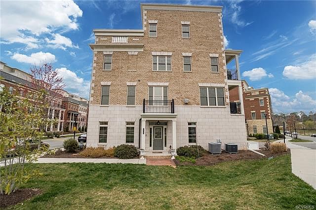 1st image of 2425 Liesfeld Pkwy #2425