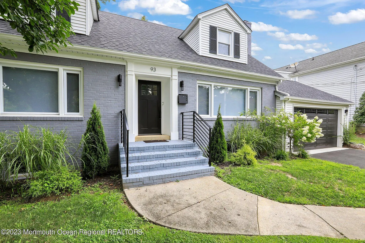 93 Rumson Road photo 1