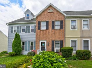 6 Pheasant Ln, Lititz, PA 17543