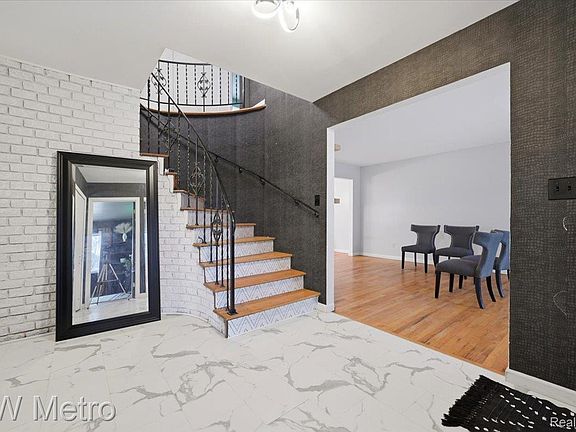 5th image of 29450 Sharon Ln