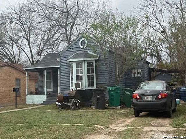 2nd image of 1915 Hicks Ave
