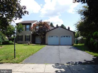 862 Jordan Dr, Bensalem, PA 19020