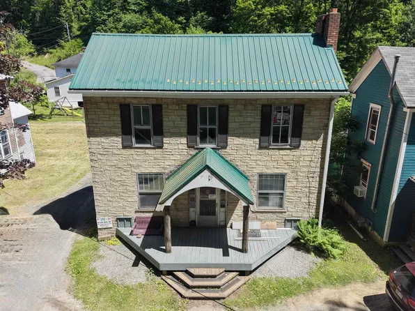 128 Harpertown Rd, Elkins, WV 26241