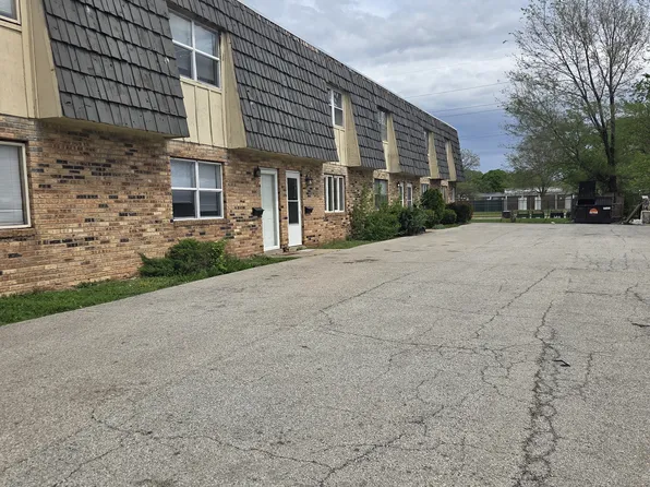 3974 Camelot Dr #103, Decatur, IL 62526