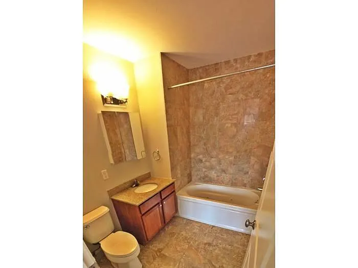 Mstr Bath Jacuzzi; Marble - 5170 Washington St #308A