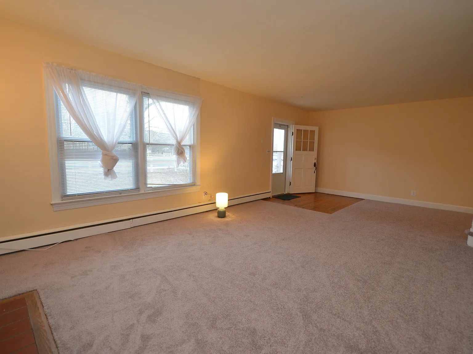 4 bed, 2000 sqft, $2,450 — Photo 4