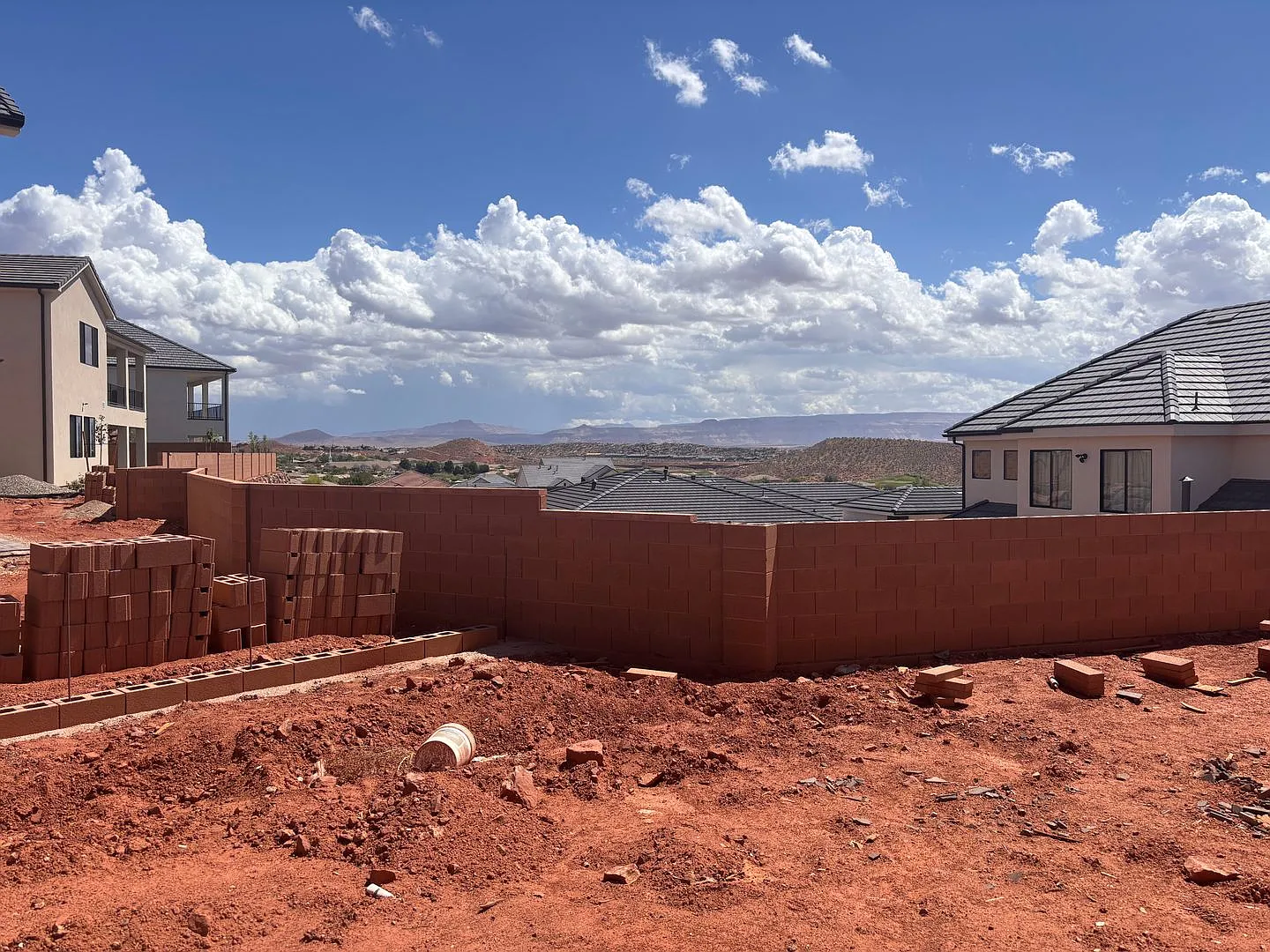 Stunning 5 bed 4 bath New Trend Home in Coral Canyon — Photo 2