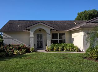 822 Charlemagne Blvd, Naples, FL 34112