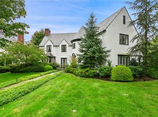 21 Shawnee Rd, Scarsdale, NY 10583