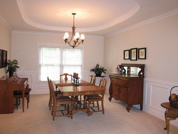 5th image of 380 Longford Dr