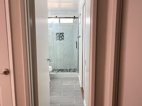 5th image of 13104 Glen Ct Unit 39