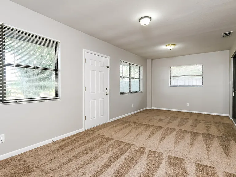 104 Daisy Dr SE — Photo 10