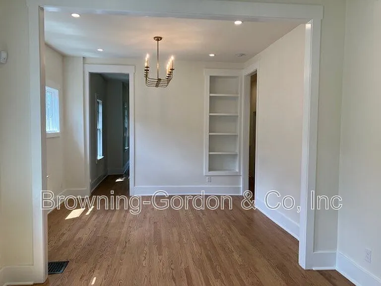 1005 W Eastland Ave — Photo 27