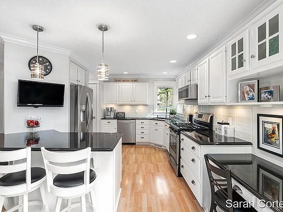 2nd image of 6868 Childsdale Ave NE