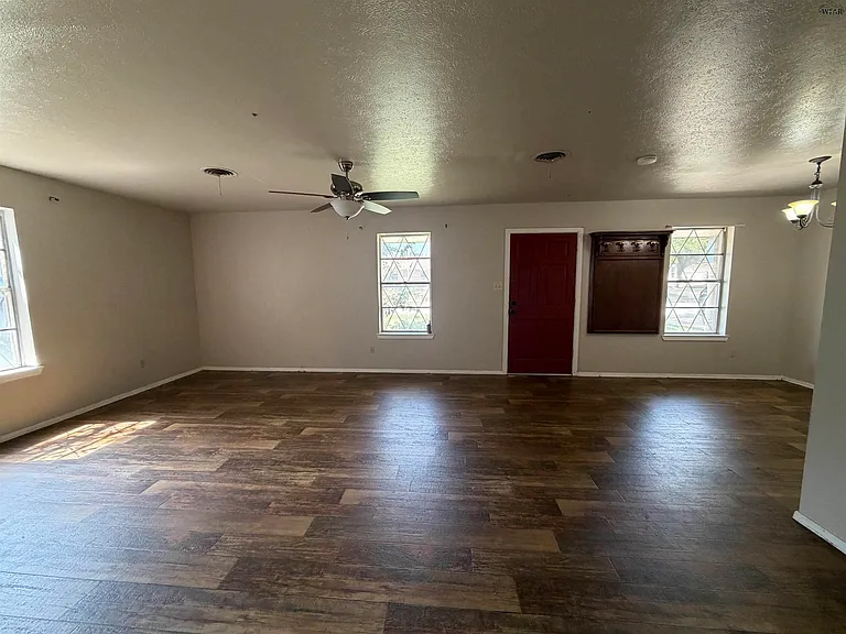 4719 Cape Cod Dr — Photo 3