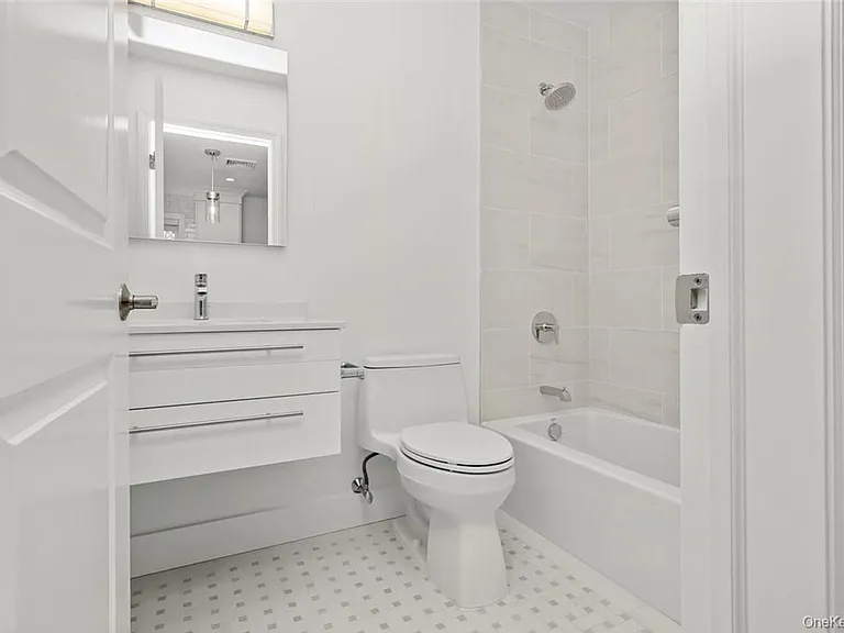 517 Walnut St #B — Photo 15
