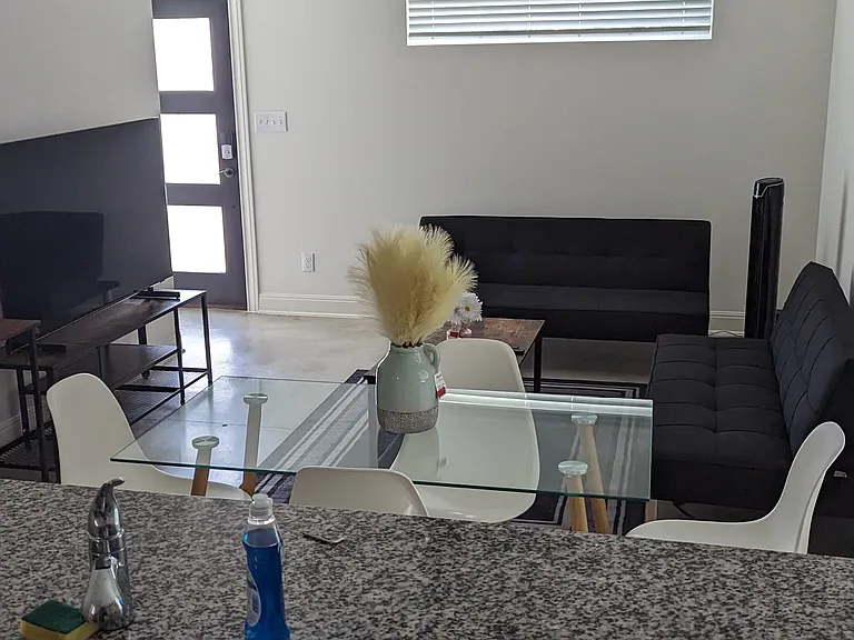 419 Porter St #102 — Photo 5