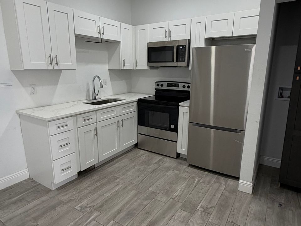 1st image of 2901 N 20th St