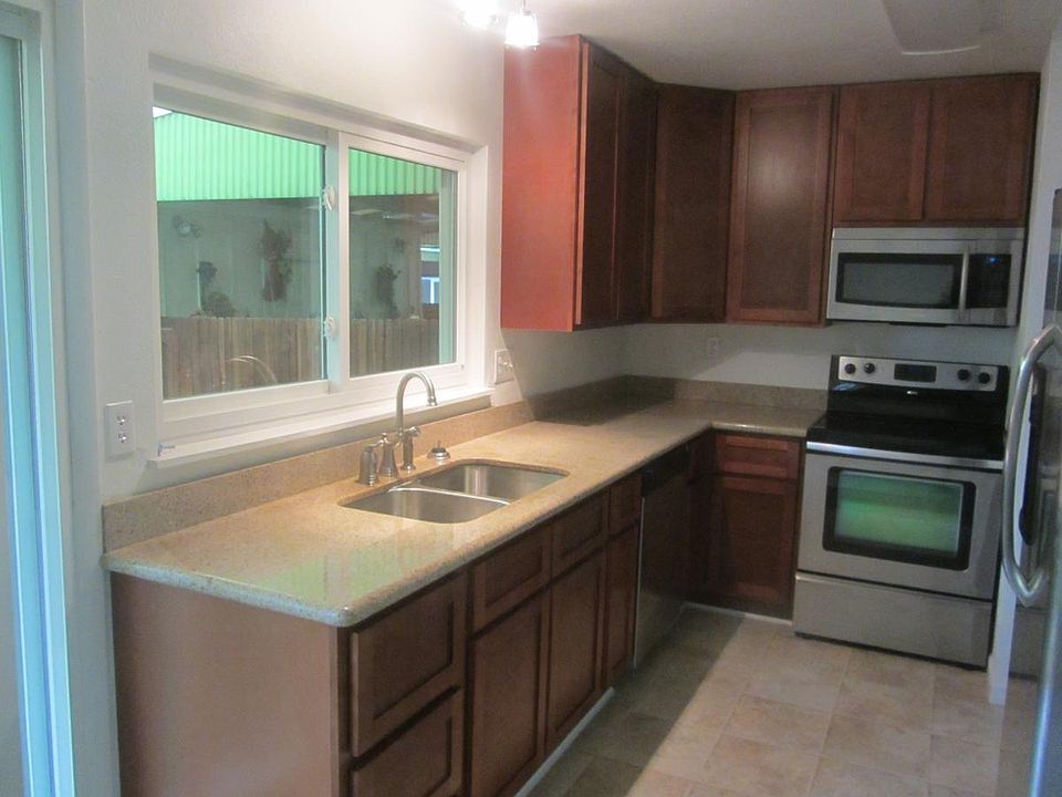 1st image of 600 S Carr St
