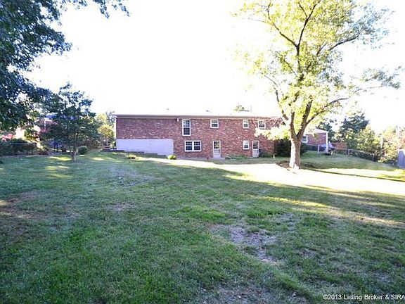2nd image of 105 Sidney Ct
