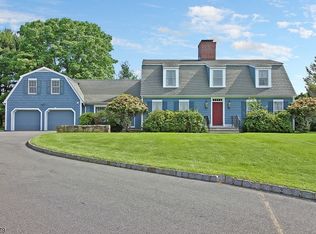 10 Fieldstone Rd, Califon, NJ 07830