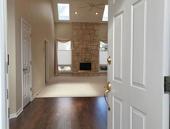 4th image of 427 Muirfield Dr