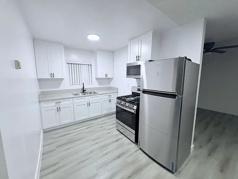 5039 Alhambra Ave #A — Photo 7