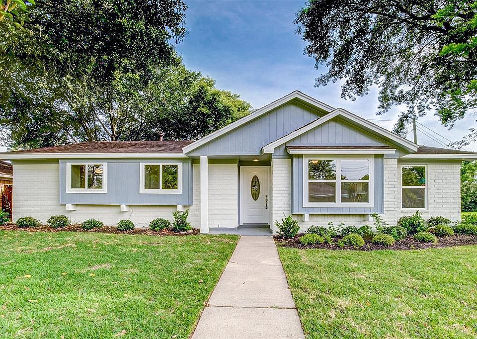 1st image of 7527 Oak Village Dr