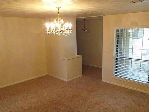 5th image of 2512 Woodlawn Dr