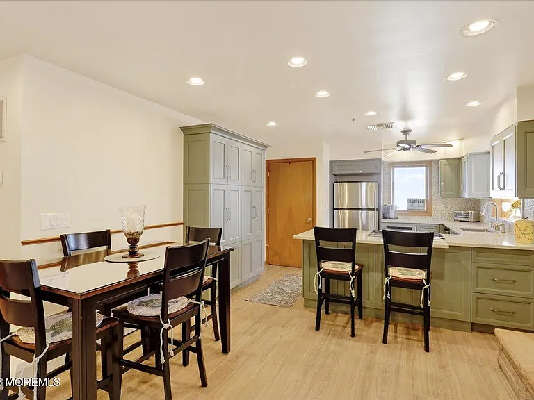 8 Ortley Ave — Photo 19
