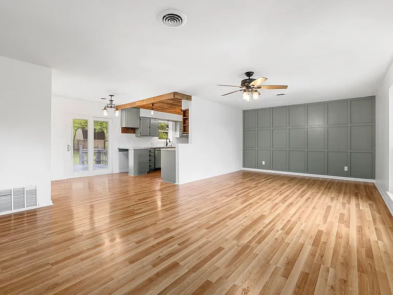 3110 W Old Farmington Rd — Photo 2