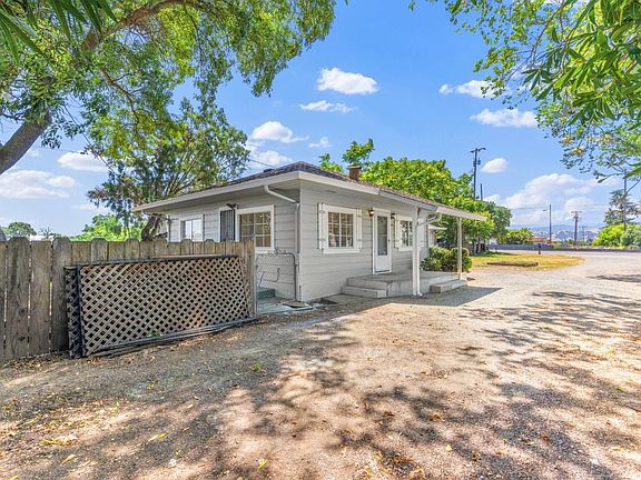 2nd image of 584 Monterey Hl