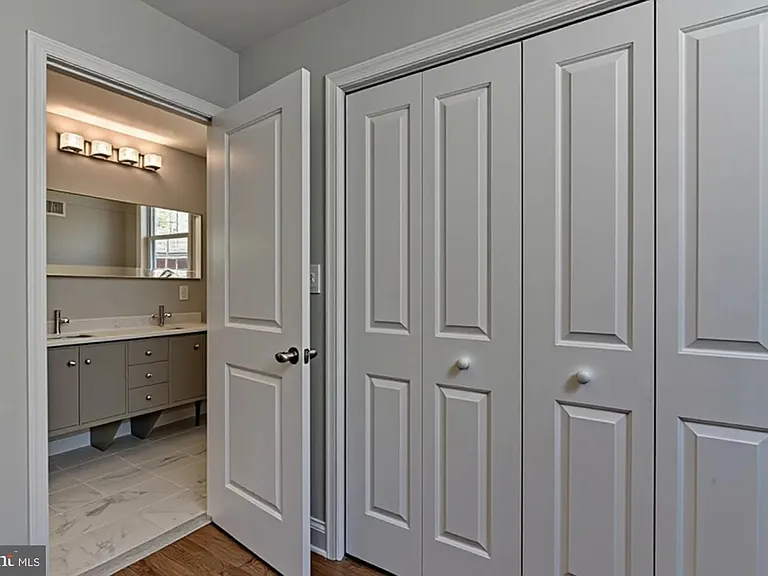 415 Ritchie Pkwy — Photo 16