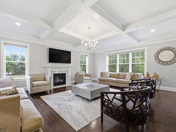 5th image of 39 Summit Pointe Dr