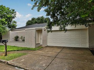 8315 Spring Wind Dr, Houston, TX 77040