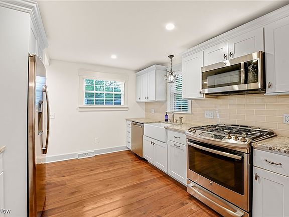 5th image of 7235 Burridge Ave