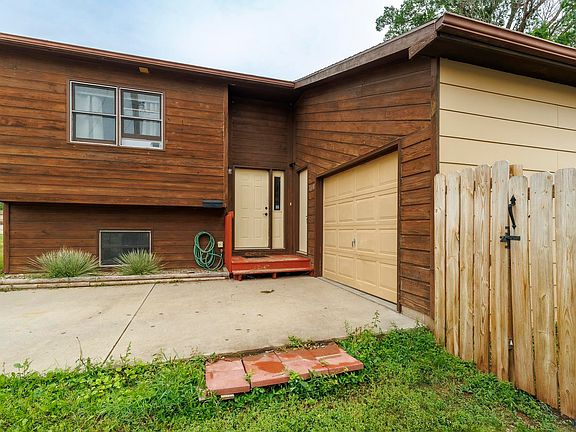 3rd image of 238 39th St
