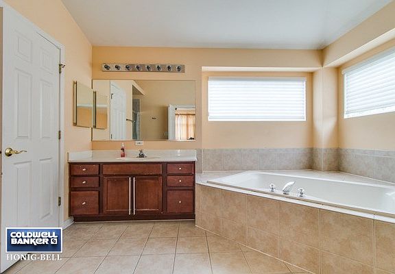 3rd image of 1319 Danhof Dr