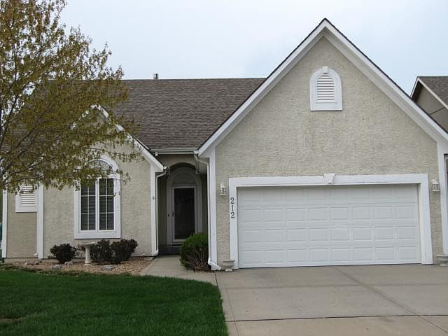 1st image of 212 NE Hidden Meadow Pl