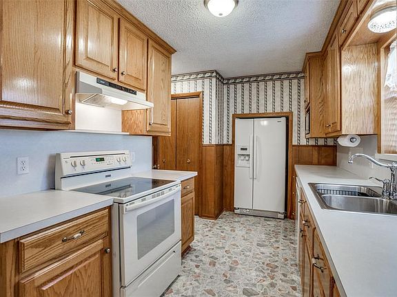 5th image of 3015 Frances Dr