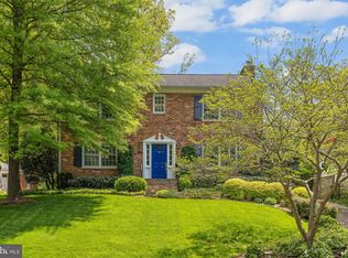 4043 N Stuart St, Arlington, VA 22207