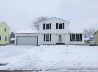 24 Landstone Ter, Gates, NY 14606