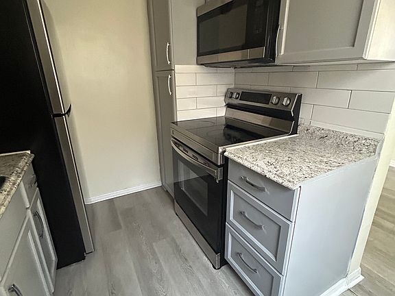 3rd image of 3150 Pinellas Point Dr S APT 3