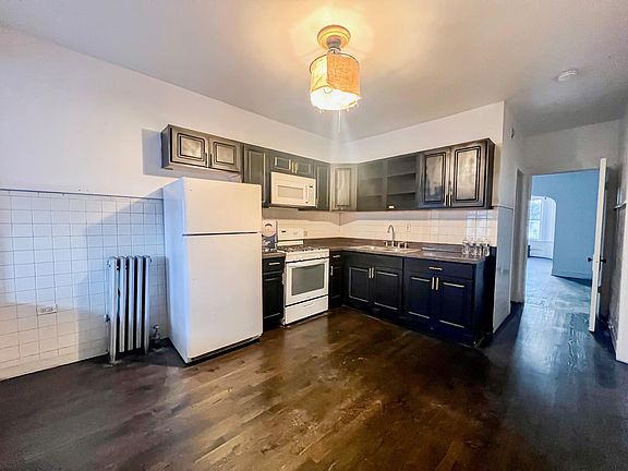 4th image of 4143 N McVicker Ave #1